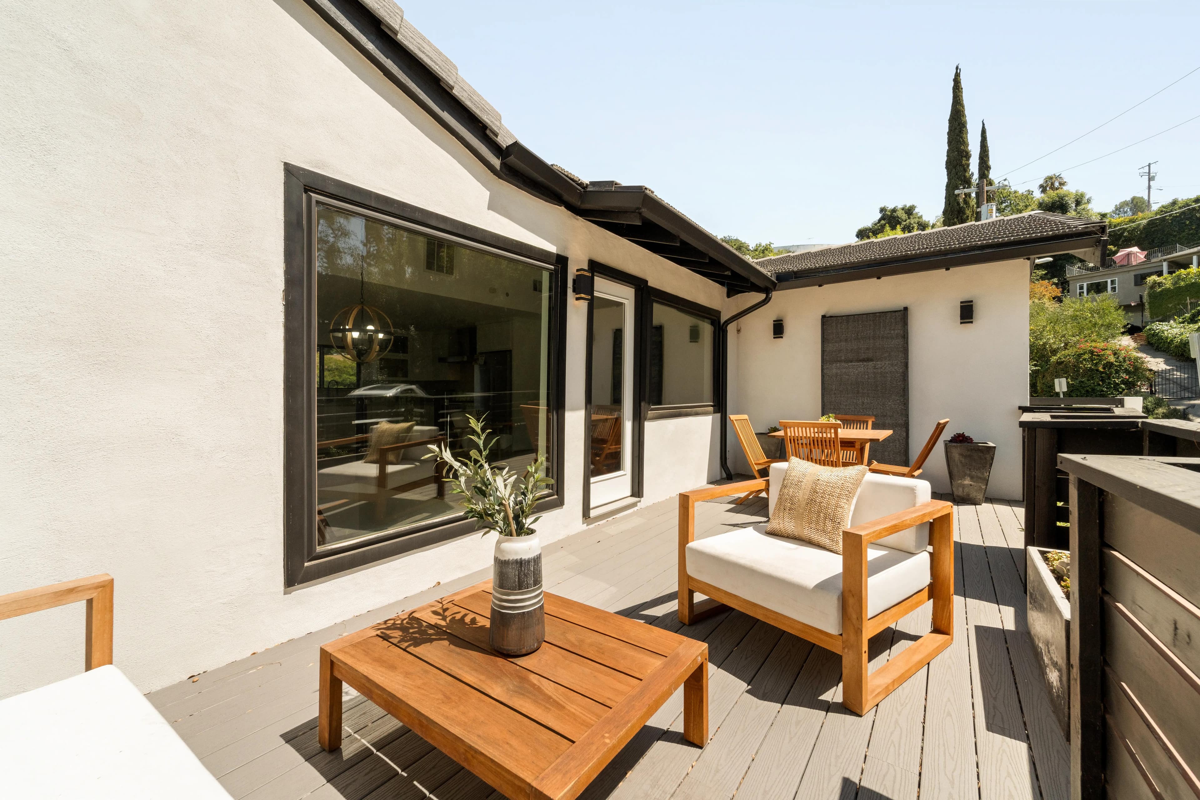 11587 Sunshine Ter, Studio City, CA 91604